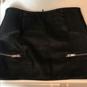 FOREVER 21 MINI SKIRT leatherette